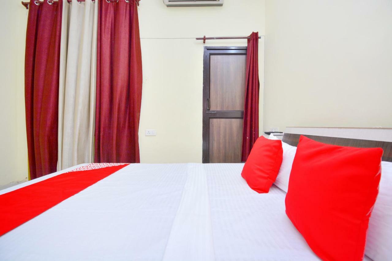 Oyo 40306 White House Hotel Jalandhar Exterior photo